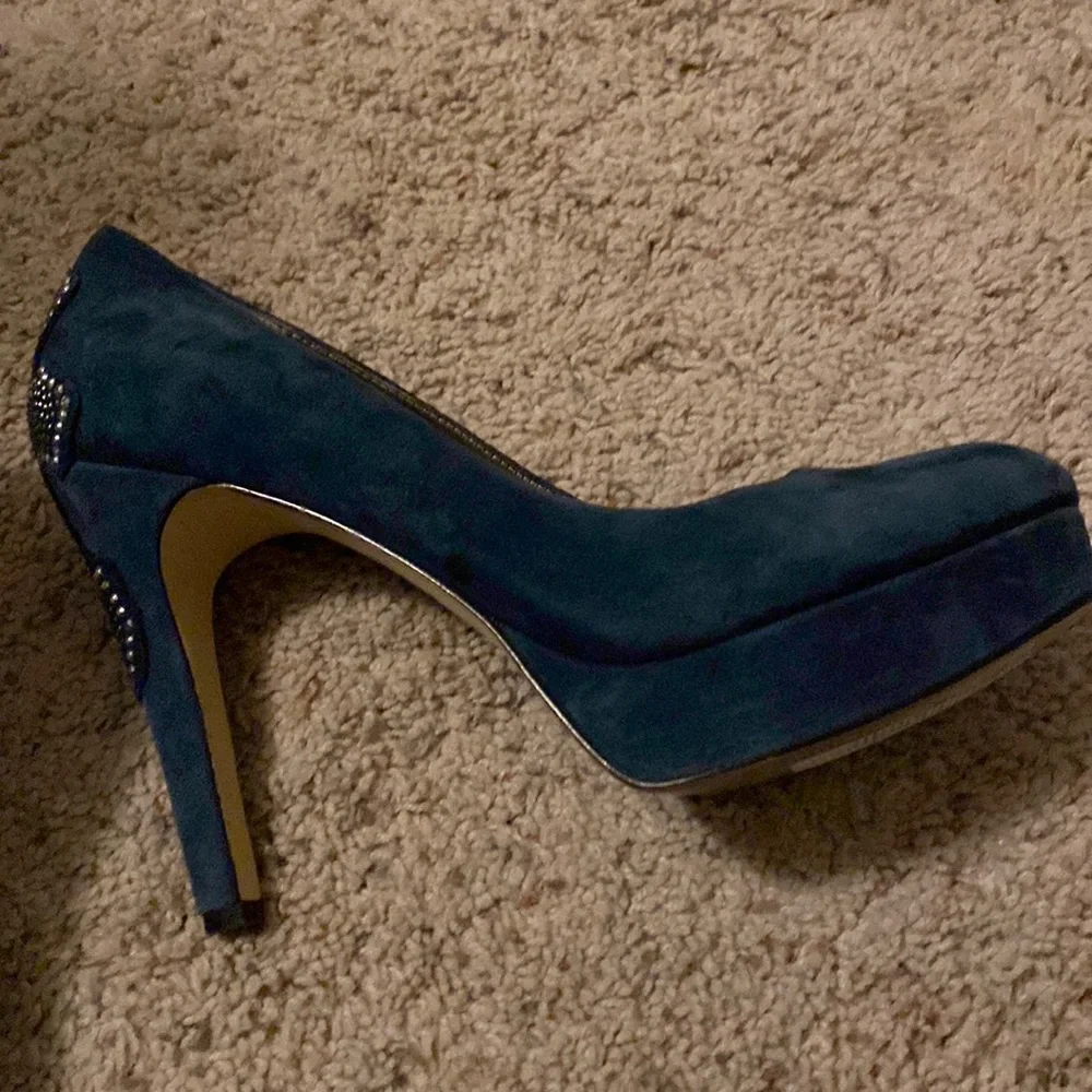 Blue suede Reba heels - Picture 1 of 11